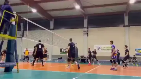 6️⃣🏐 #pallavolo #perteeee #perte #difesa #sport #volleyball #andiamoneiperte #fyp #fypp #andiamoneiperteee #volleyball #volleyballplayer #volleyballgame 