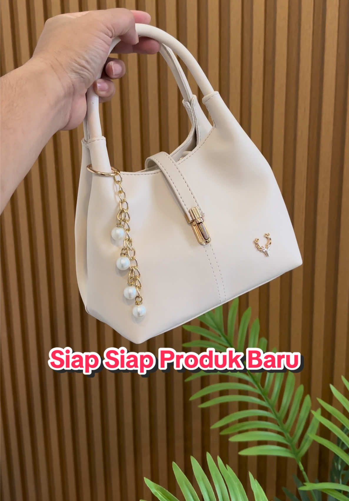 Produk baru lounching jumat pukul 10.00 yuk merapaat #taswanita #BeliLokal #taskekinian #coquettebag #fyp #taswildanstore 