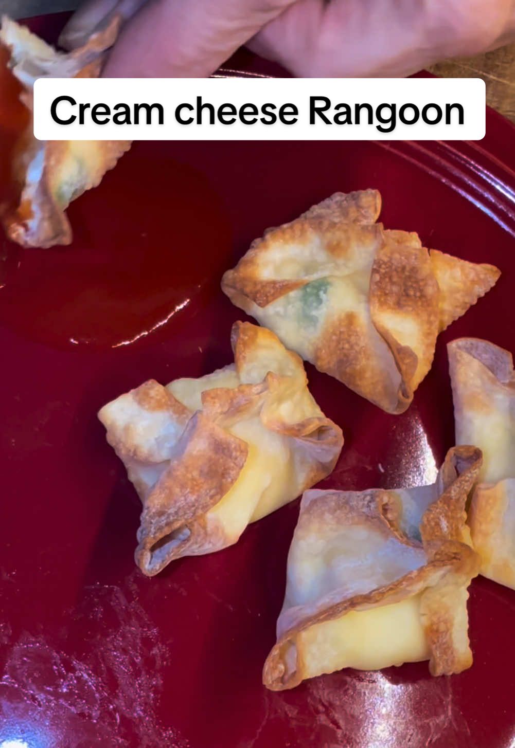Air fryer rangoons in 6 minutes. Dip in sweet and sour or sweet chilli sauce! 360 4 minutes cream cheese , green onion, garlic powder , onion powder , wonton wraper #CapCut #pandaexpress #rangoon #FoodTok #yummy 