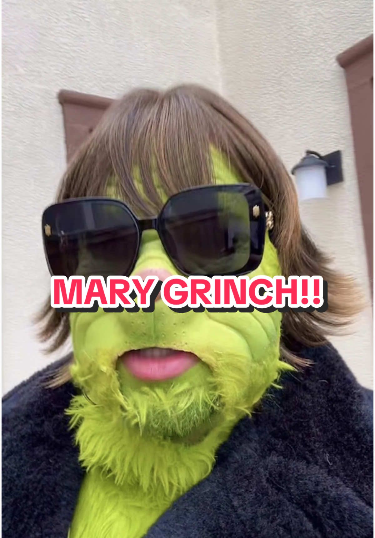 Auntie Grinch is a @maryjblige STAN okkkaayyy!!! 💚 #auntiegrinch #fyp #maryjblige #maryjbligedance 