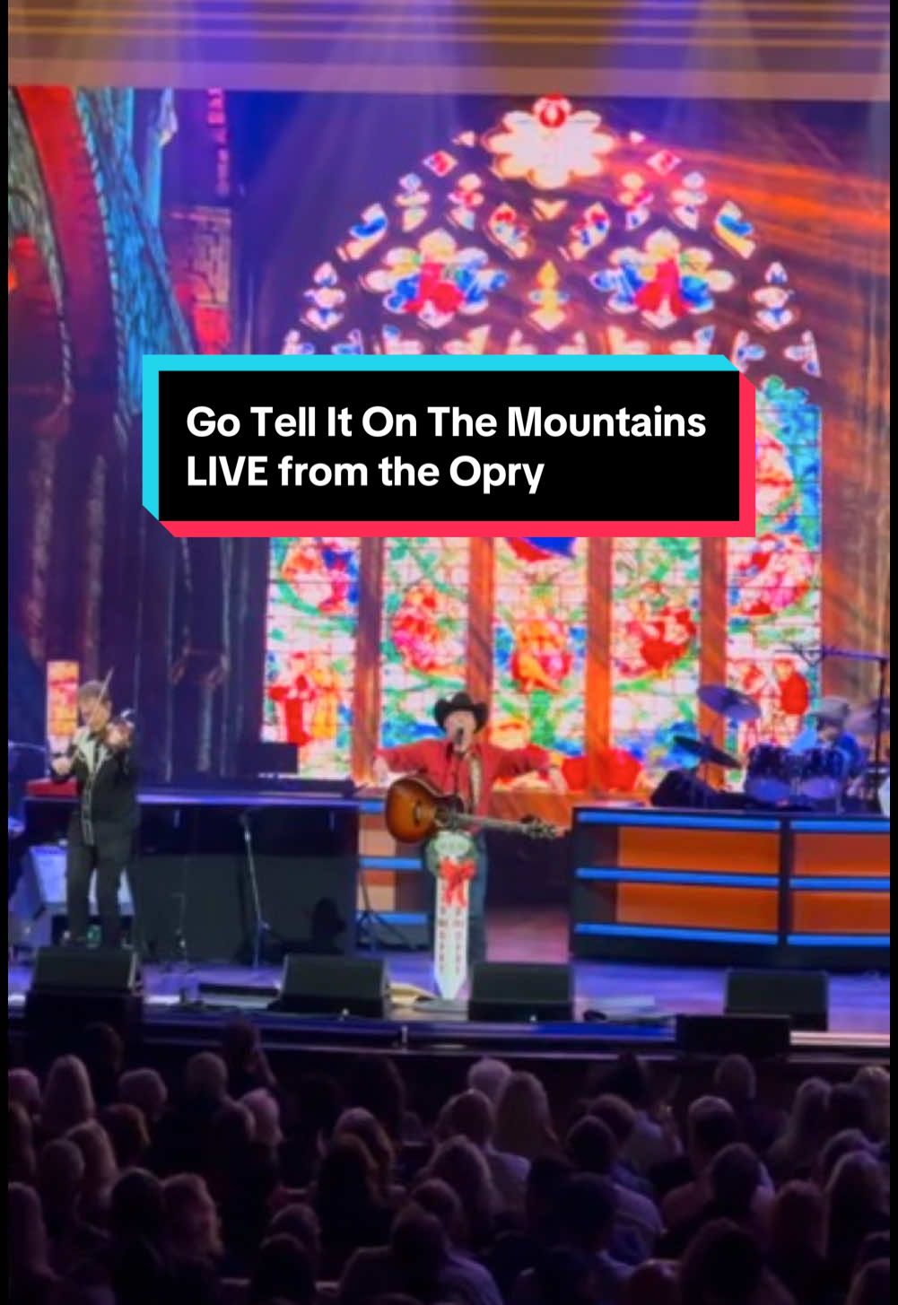 One of my favorite Christmas songs to preform on the @Grand Ole Opry stage 🎄🌟 #claywalker #christmas #opry 