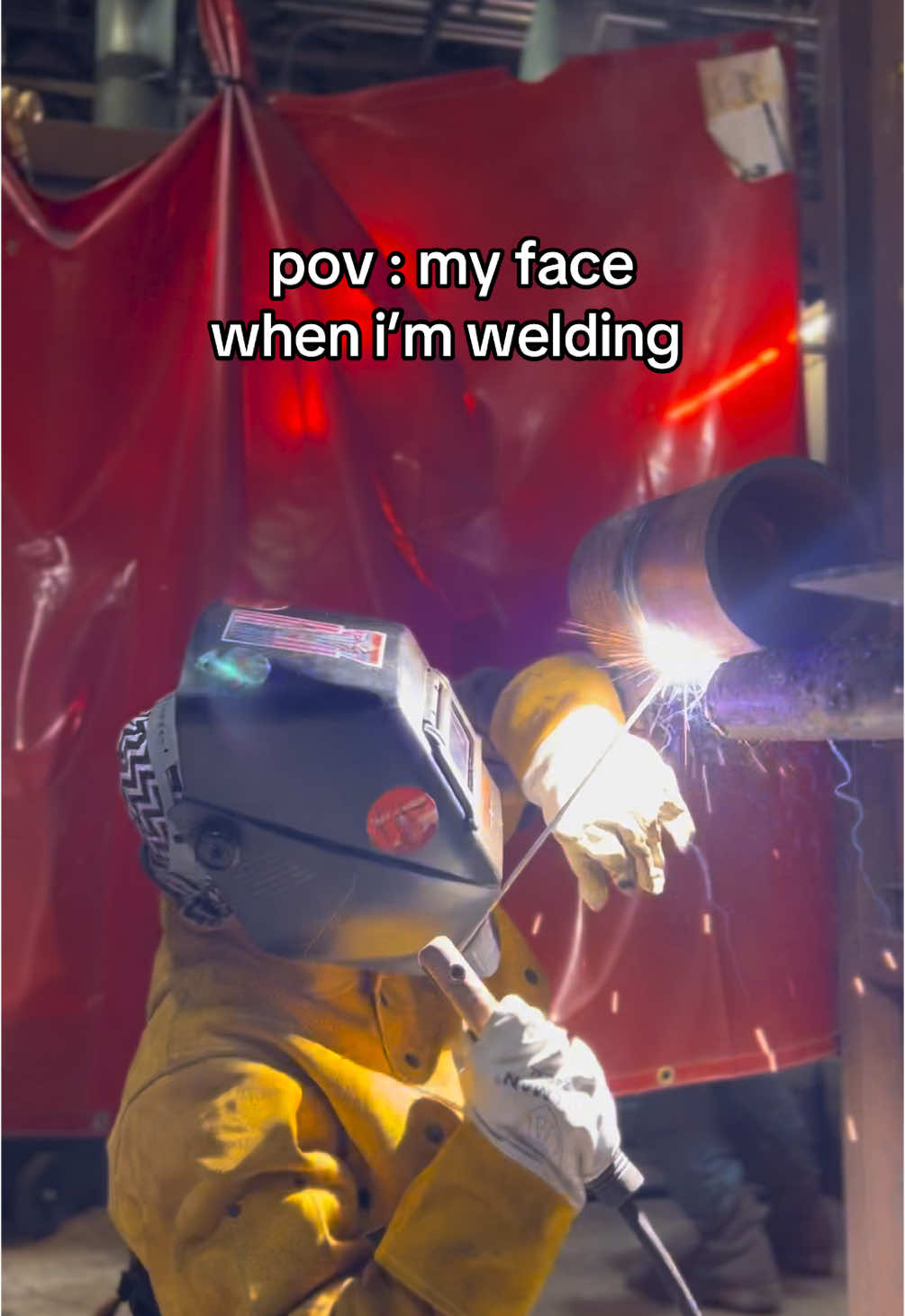 spicy lights ✨ #fyp #comedy #welder #femalewelder #tradeswoman #weldtok #weldernation #bluecollar #welders #weldingtiktok 