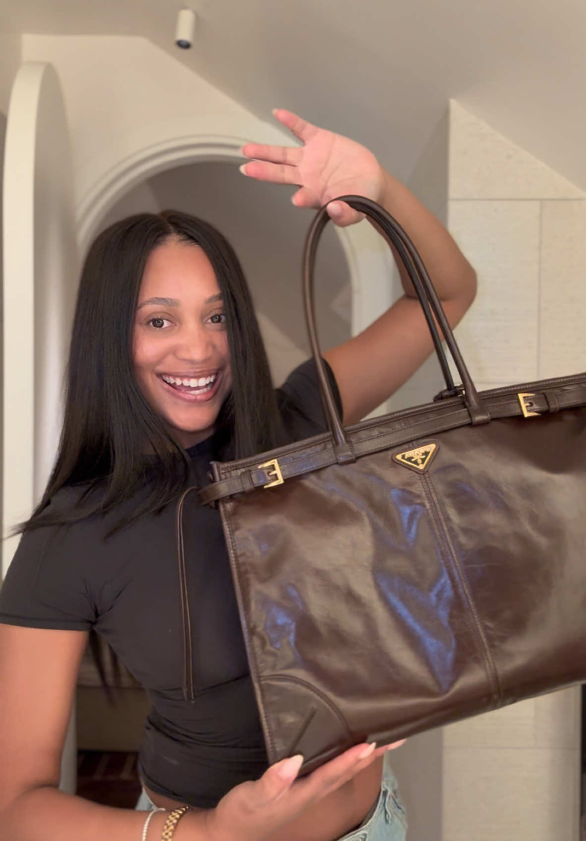 My new prada work bag 🤎🐻 @Prada 
