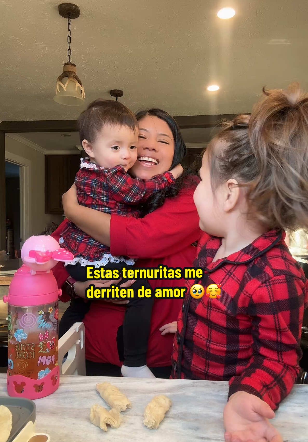 @Chris Hudson #bbygabby😇 #bbyemma😇 #hudsonfamily👨‍👩‍👧‍👧  #saritaychris👩🏻‍🤝‍👨🏼 #hudsonfamily👨🏻‍🦰👩🏻👶🏻 #lapatroncita😇 #sarahudson51 #Mushashon👨🏻‍🦰 #ternuritas 