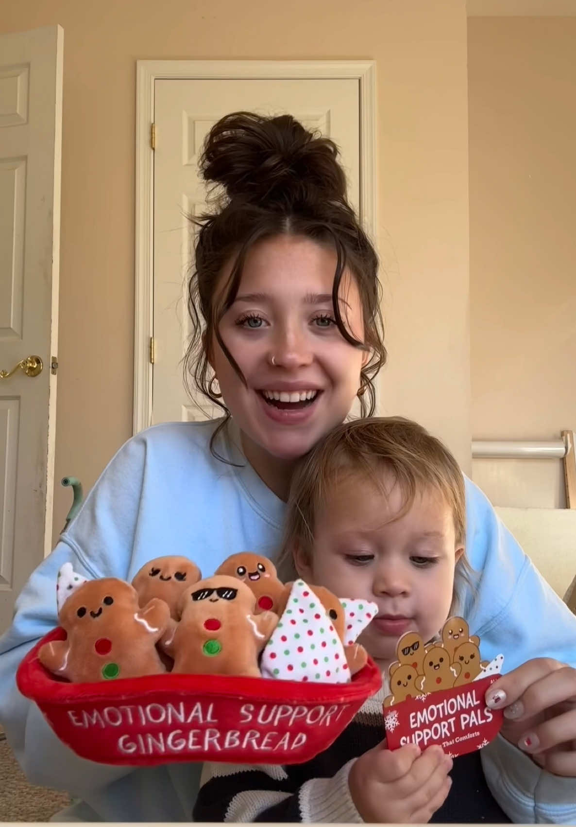 Whatttt emotional support gingerbreads?! Are you kidding me😭 seeing rustyn play with these is the cutest thing ever @Relatable 