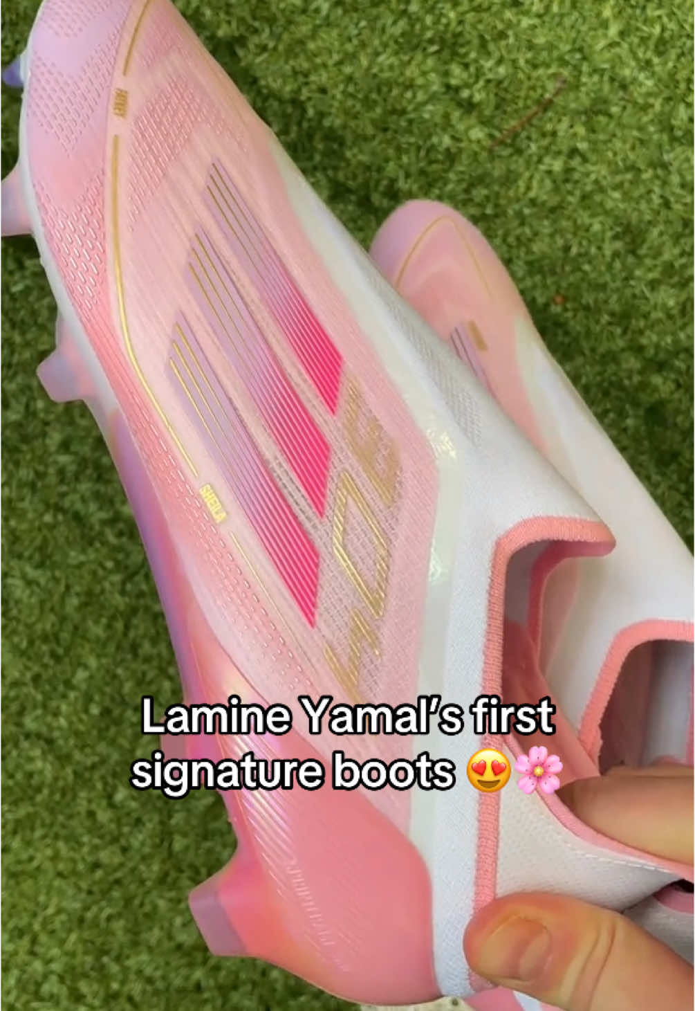 There’s only 304 pairs worldwide 🤯 what do you rate them out of 10? 🌸 @11teamsports  #lamineyamal #Yamal #fcb #fcbarcelona #adidas #304 #barcelona #barca #cold #boots #footballboots #football #futbol #futebol #goviral #trending #Soccer #aura #legend #wonderkid #risingballers 