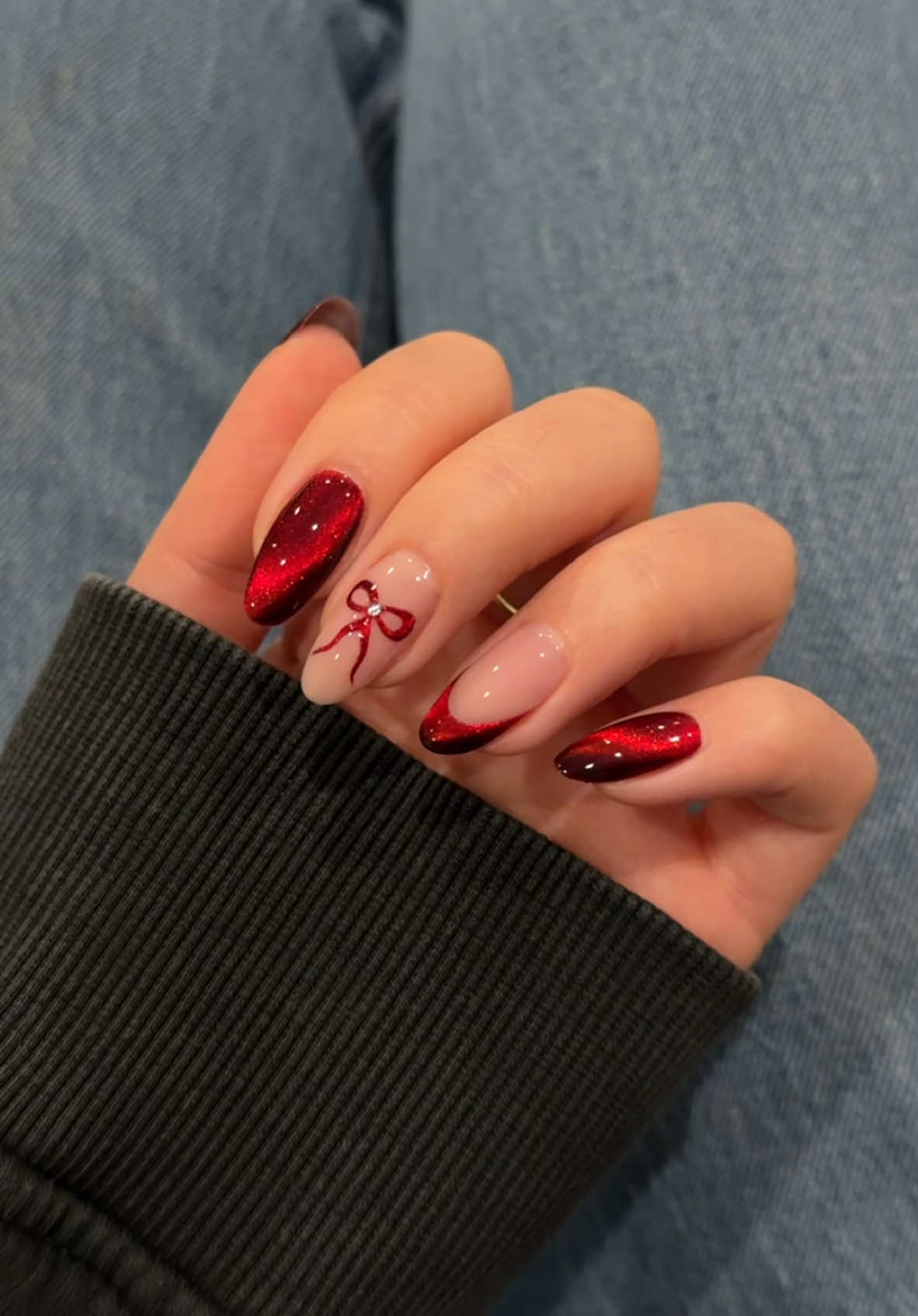 red velvet w ribbons,, so prettyy❤️ #nails #glitternails #rednails #nailinspo #glassnails 