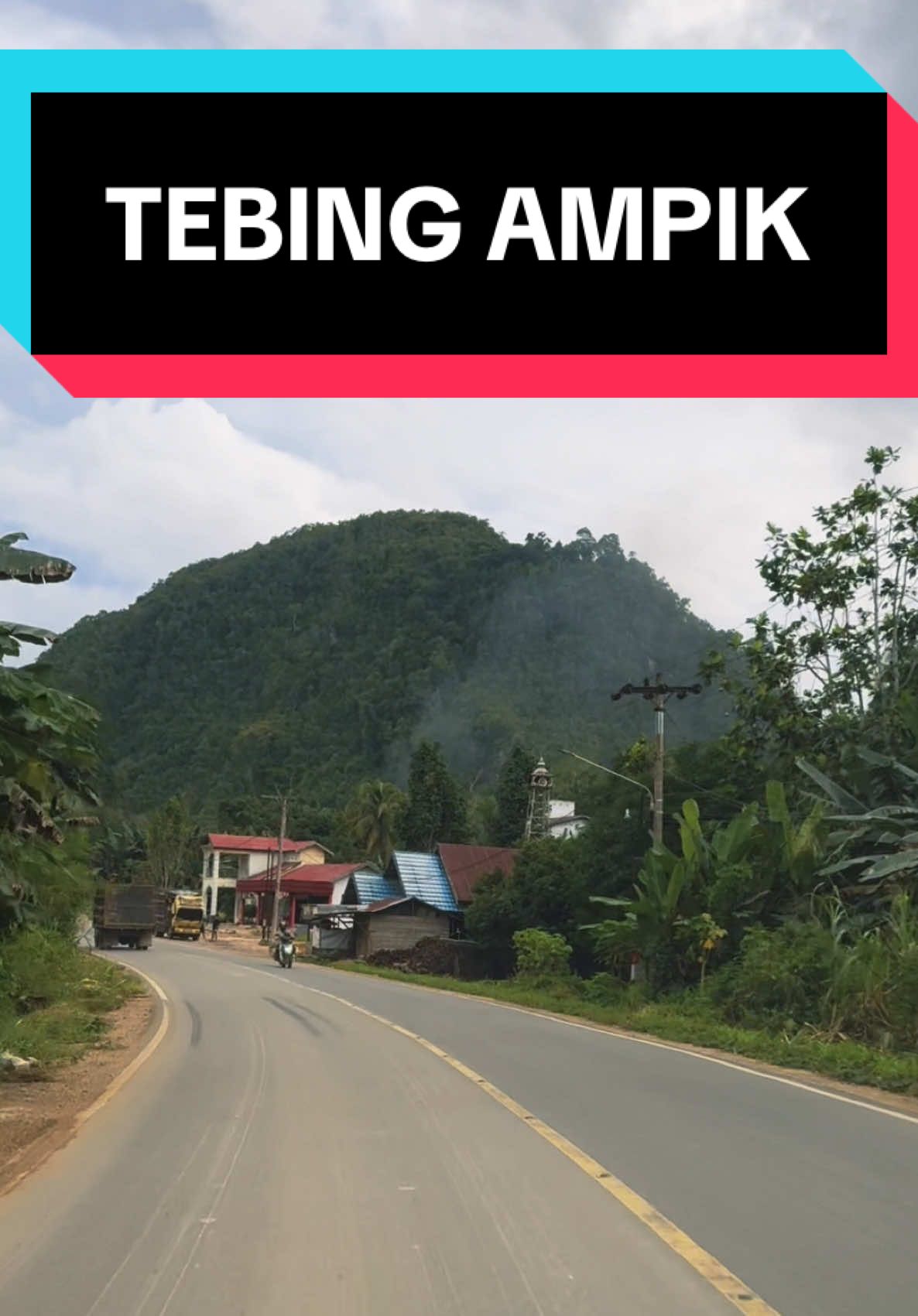 gunung ampik atau tebing ampik, garagata, kecamatan jaro, tabalong.  view dari arah kaltim, dan arah jaro... #tebingampik #gunungampik #garagata #jaro #tabalong 