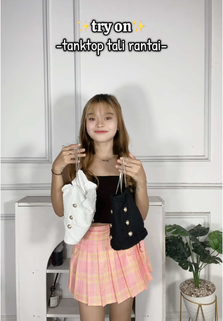 Rekomendasi outfit korean🥰🛍️ #tanktop #outfitideas #ootdfashion #cekkeranjangkuning #joinlive #wibgajian #promo #koreanstyle #belanjaditiktok 