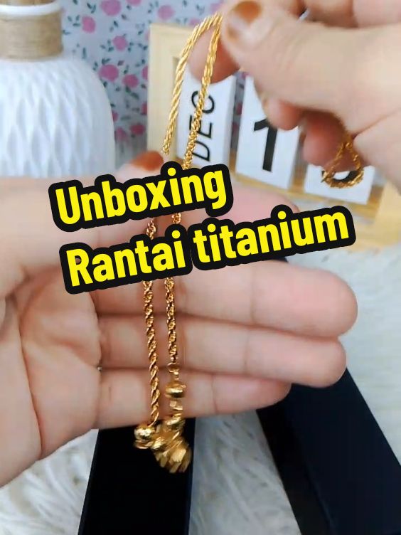 Unboxing rantai titanium  #rantaileher #rantai #gold #bracelets #bracelet #emas #titaniumantikarat #titaniumjewelry #titanium #rantaipintal #rantailabuh #rantaiviral #rantailove#rantaititanium 