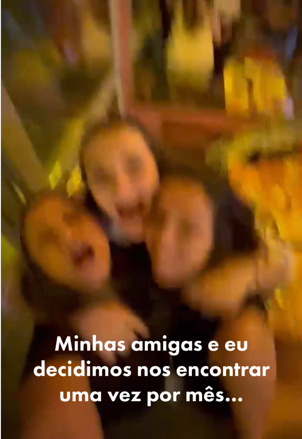 Foi lindo viver 2024 com vocês 💛 obrigada por me salvarem tantas vezes, pelas trocas e momentos felizes. Eu amo vocês.@Camila Campestrini @marianapistila #amigas #2024 #dateamigas #felicidade