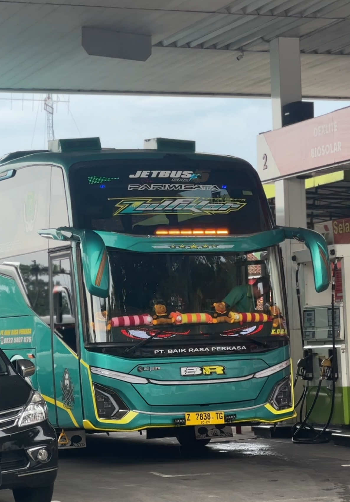 Ini dia gantengnya bus ciamis @baikrasaperkasa @Baikrasa Zulfikar #baikrasaperkasa #baikrasa #busbaikrasa #baikrasaofficial #jetbus5 #buspariwisata #pariwisataciamis #buspariwisataindonesia #fyp #bismillahfyp #xyzbca #trending 