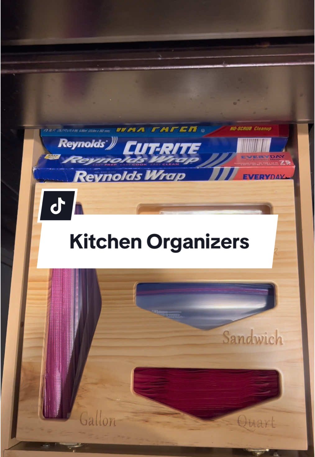 Kitchen organizing doesnt have to be hard ! Kitchen drawer organizing #kitchenorganization #organize #kitchen #kitchenware #storage #kitchenstorage 