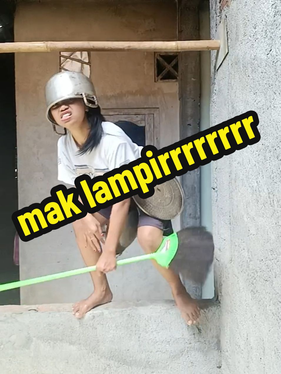 pantesan anakku super aktif. emaknya aja kek gini .... maafkan polahku ini mak emak  #komedikocak #viralvideo #fypp #tranding #trand #bikinngakak #idekontentiktok #fbpro #kontenfbprolucu #kontenkreator #idekontenmenarik #idekontenlucu #idekonten #reels #idekontenreels 