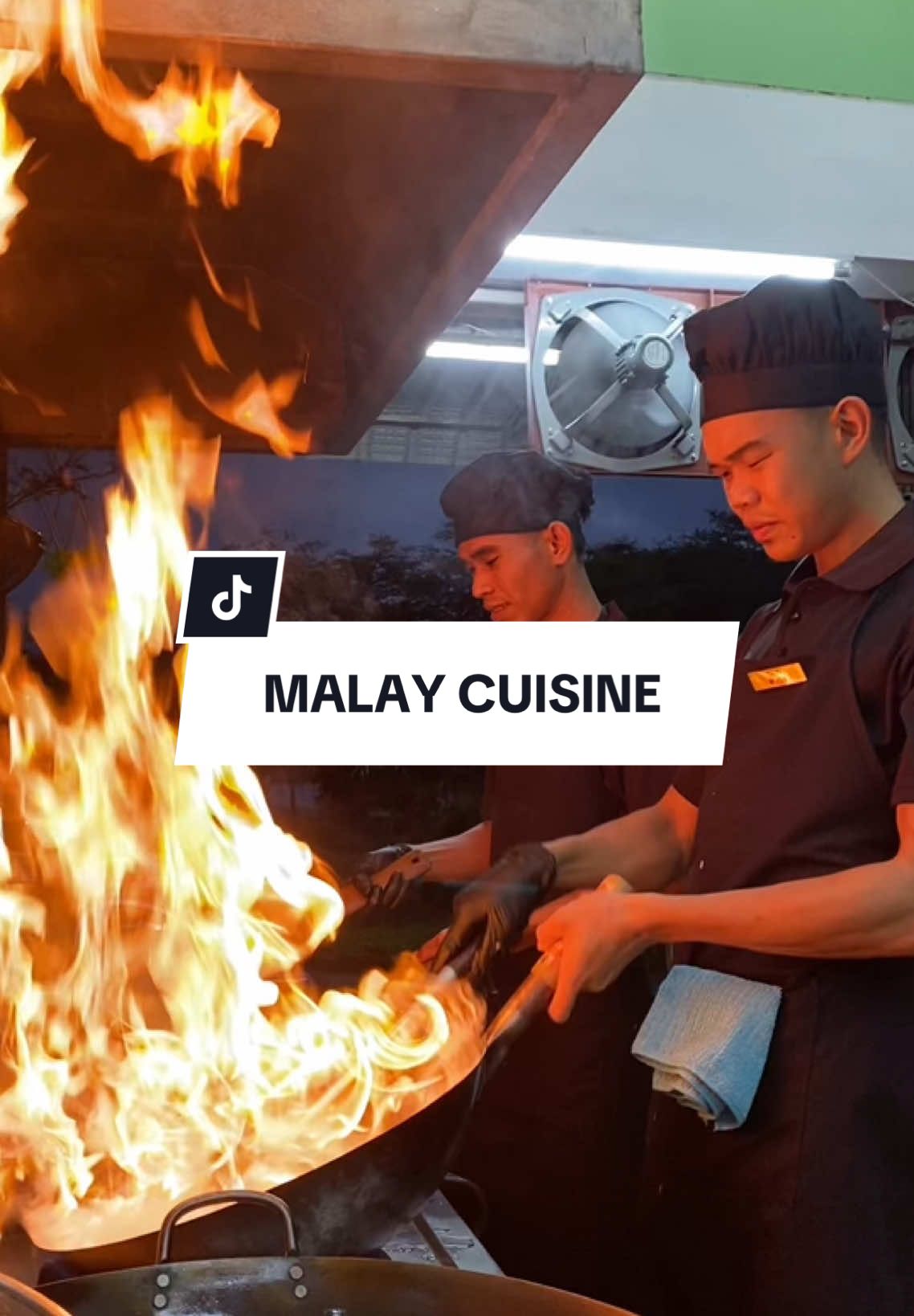 MALAY CUISINE | SIBU #nazzcoco #cocosyndicate #yabaruknya #creativecontentsarawak #alfatihah_umarjaffar 