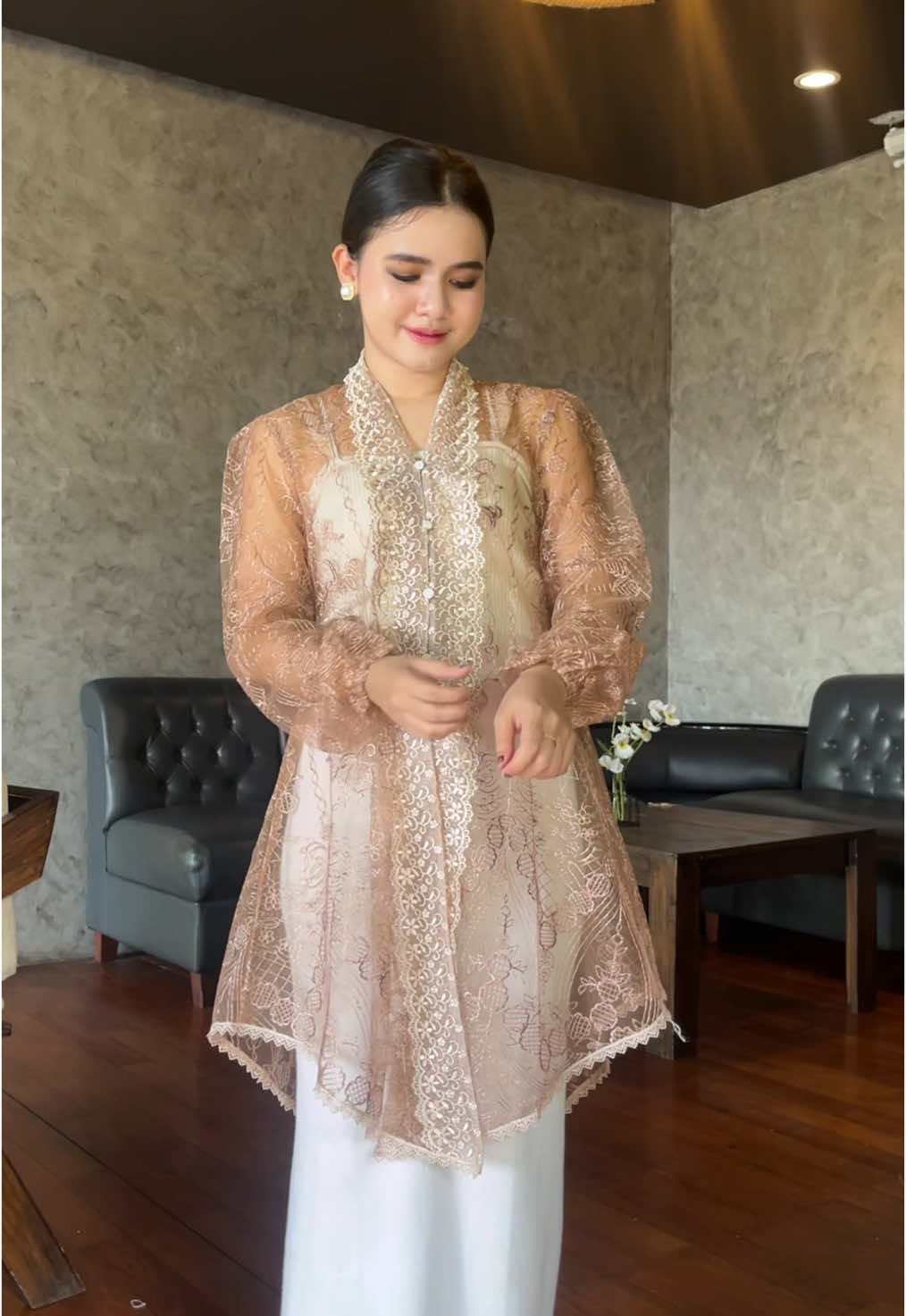 outer brukat buat kondangan✨ #outerbrukat #brukat #kondanganoutfit #elegantstyle 