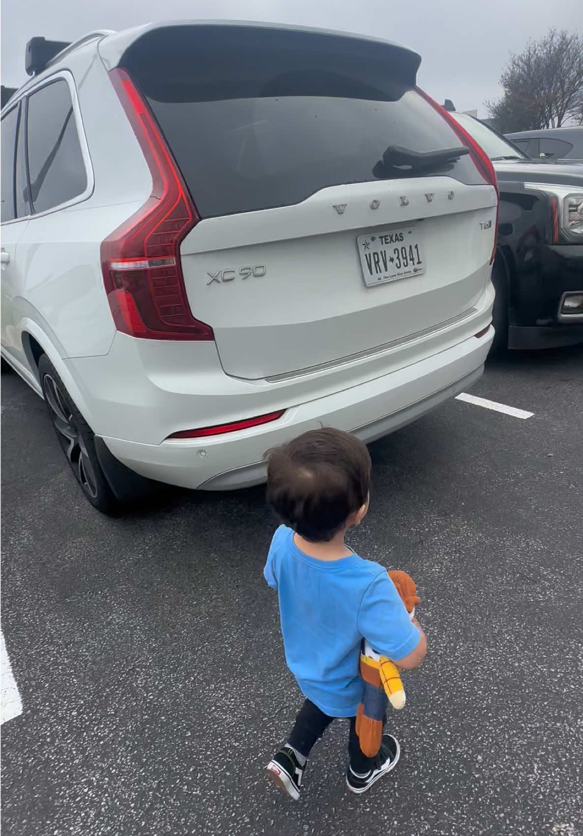 Can’t even keep up! #carswithcaysen #toddler #toddlersoftiktok #car #cars #carsoftiktok 