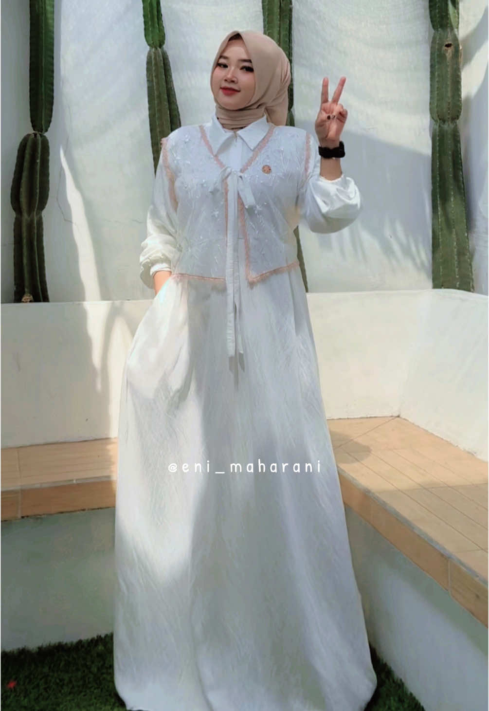 Rekomendasi Gamis Lebaran 2025 Warna Putih Broken White Bahan Katun Twill premium  Super adem halus lembut Nyaman banget dipakai seharian #gamislebaran2025 #gamiselegan #gamistwill 