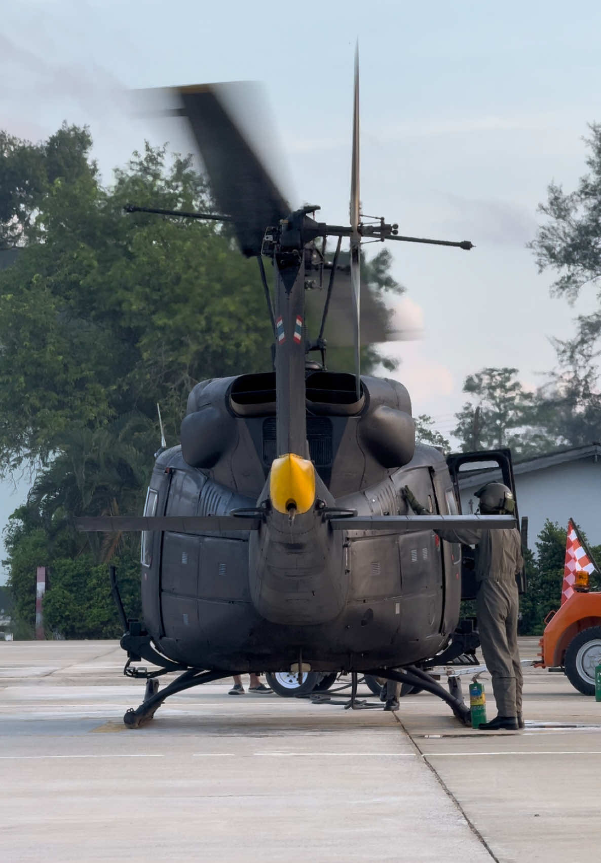 ฮ.ท.212 เสียงติดเครื่องยนต์  BELL212 Engine startup sound. #ROYALTHAIARMY  #HELICOPTER  #BELL212  #AAVNC  #4K60FPS  #กองทัพบก  #กองพันบินที่2  #กรมบิน  #ศูนย์การบินทหารบก  #หน่วยบินทหารบกอโณทัย 