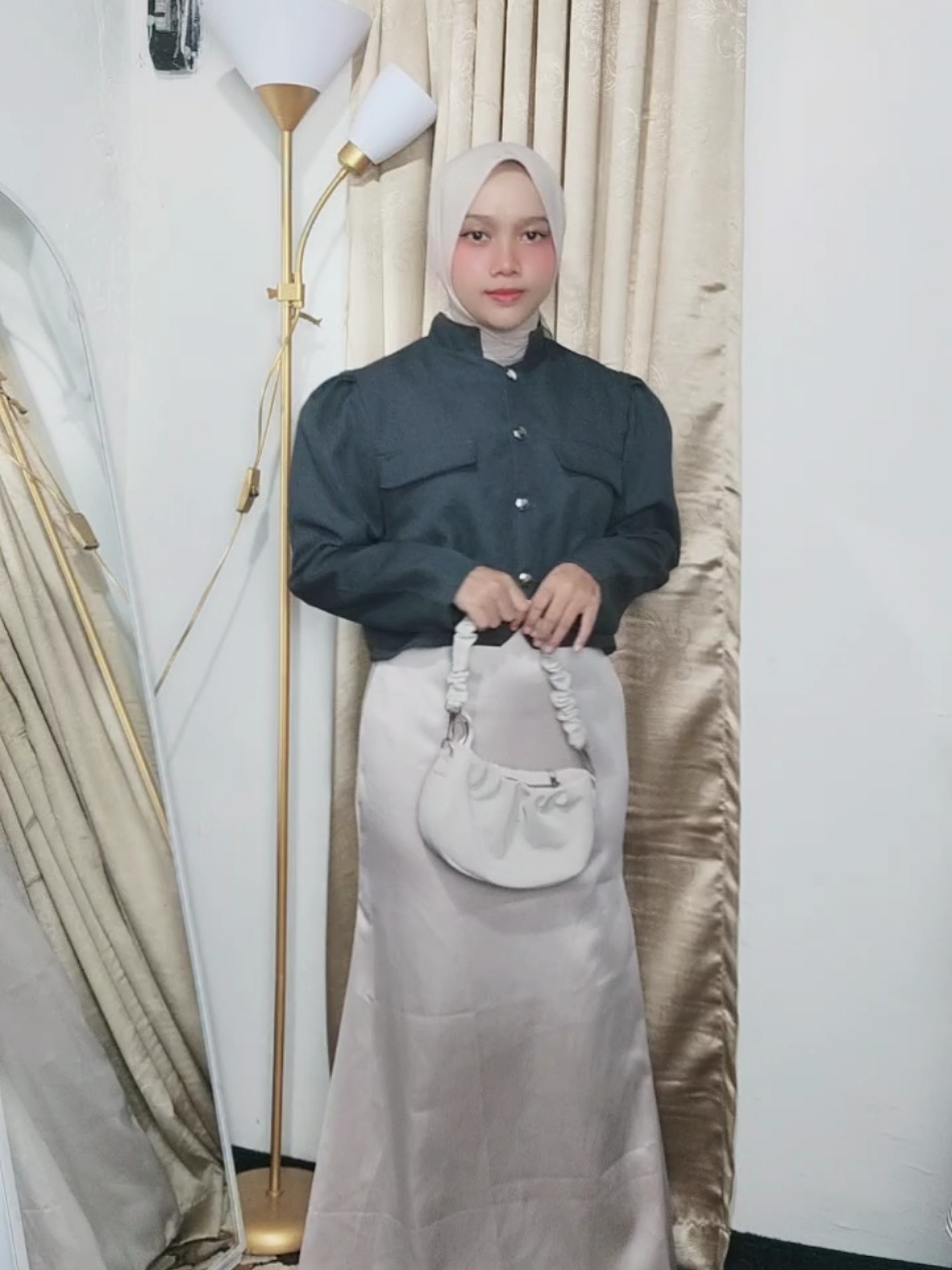 Rekomendasi Outfit ketemu crush💗#fypシ゚viral #fyppppppppppppppppppppppp #trendingvideo #trendingtiktok #fashion #OOTD #ootdideas #oldmoney #ootdoldmoney #ootdhijabstyle #ootdinspiration #trending 