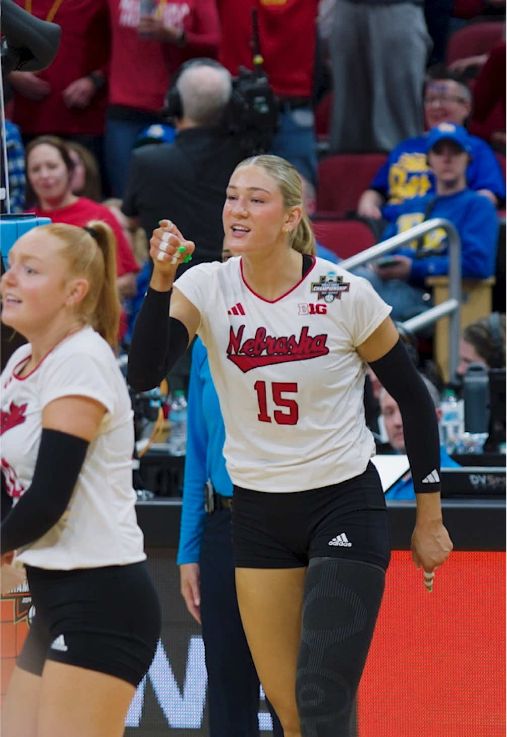 have no fear @AJ is here 👉 @Nebraska Volleyball #NCAAWVB #volleyball #nebraska #gbr #sports #emotion #nebraskavolleyball #fyp 