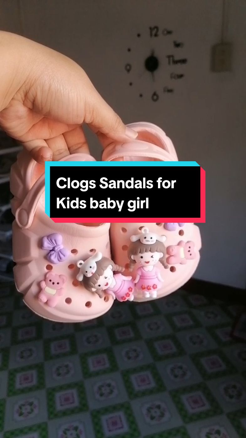 Clogs Sandals for Kids baby girl toddler slippers for kids #sandalsforkids #kidsSandals #slippersforkids #clogs #clogsforbaby 