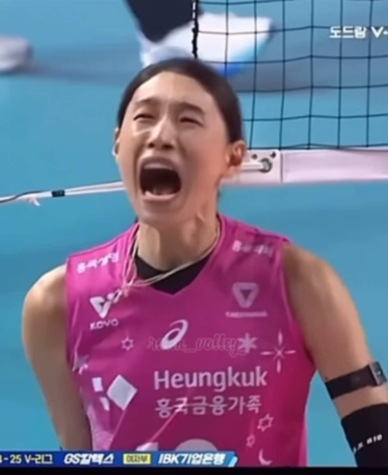 Kim Yeon-koung🇰🇷 🤜🤛 Megawati Hangestri Pertiwi🇮🇩 - Set4 - Women's Korea V-League 2024-2025 🔥🔥👏😈 | #kimyeonkoung #megawatihangestri #rann_volley #volleyballworld #volleyballkorea #volleyball #bongchuyen #candy #fyp 