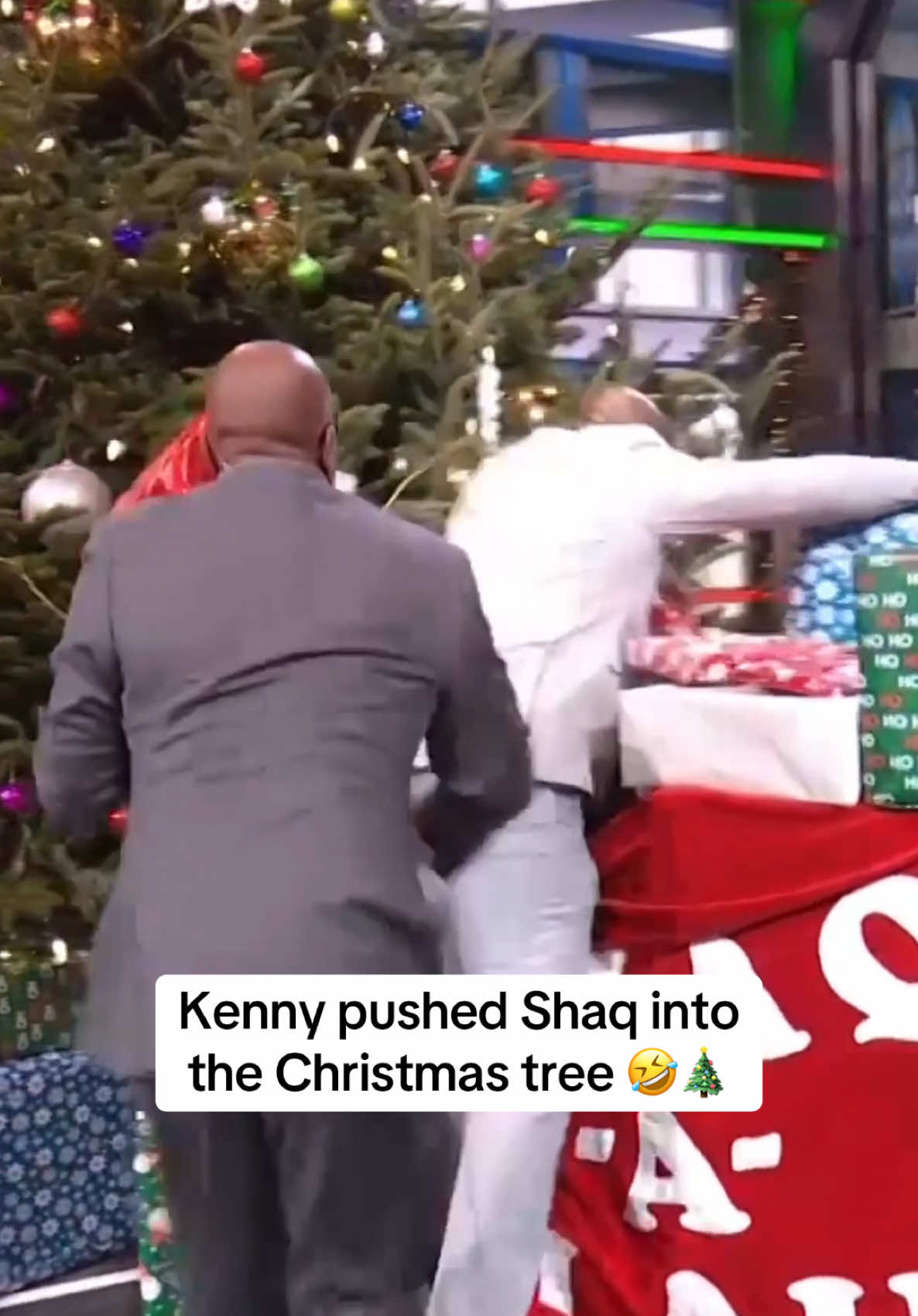 They get him every year 😭😭 #shaq #shaquilleoneal #NBA 