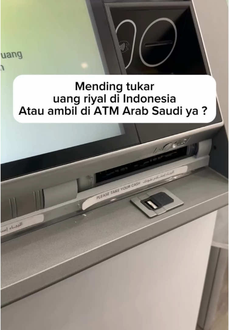 Kalau pengalaman teman-teman gimana nih? Lebih suka ambil langsung di ATM arab saudi atau nukar uang riyal sejak di Indonesia? 🎥 cr by ummakhansa #ceritabaitullah #travelumroh #umrohmurah #infomekkah #rindubaitullah #mekkahmadinah 