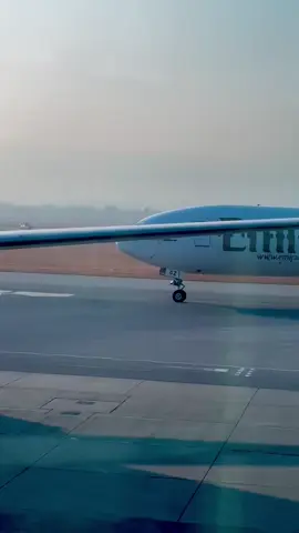 #follower #unitedkingdom #ukraine #emirates #imrankhan #skyline #plane #tiktok_india #londonlife #manchesterunited #turkishairlines #AviationLovers #FlyWithMe 
