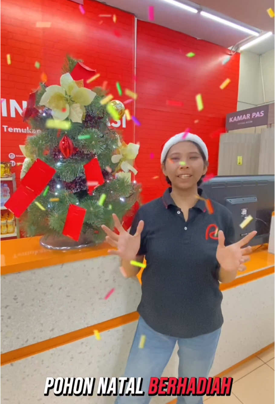 POHON NATAL BERHADIAH🎄 Berbelanja Produk Fashion Ramayana Ciplaz Cengkareng sebesar Rp. 200.000,- Berbelanja Produk Robinson Supermarket sebesar Rp. 150.000,- Bisa langsung mendapatkan kesempatan mengambil hadiah di Pohon Natal Yuk langsung gas kawan ke Ramayana Ciplaz Cengkareng Jangan lupa pakai member yaaaa #ramayana #kerenhaksegalabangsa #robinson #cengkareng #fyp #fypシ #viral #natal 