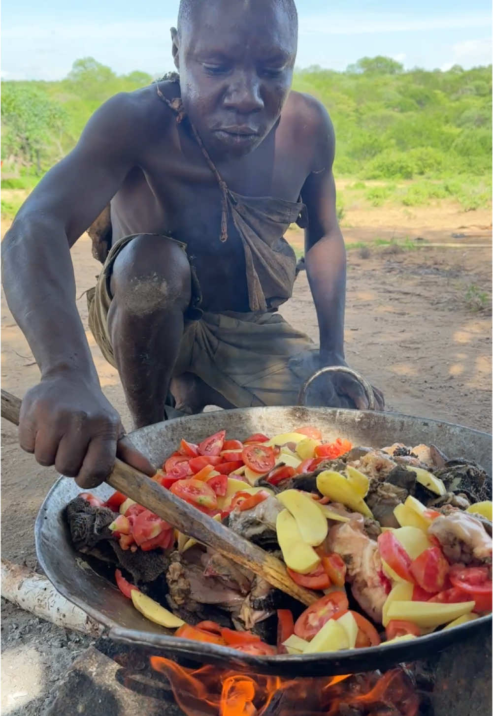 So delicious fantastic Lunch Hadza makes for survival 😋😮‼️#hadzabetribe #africastories #villagelife #FoodLover #usa🇺🇸 