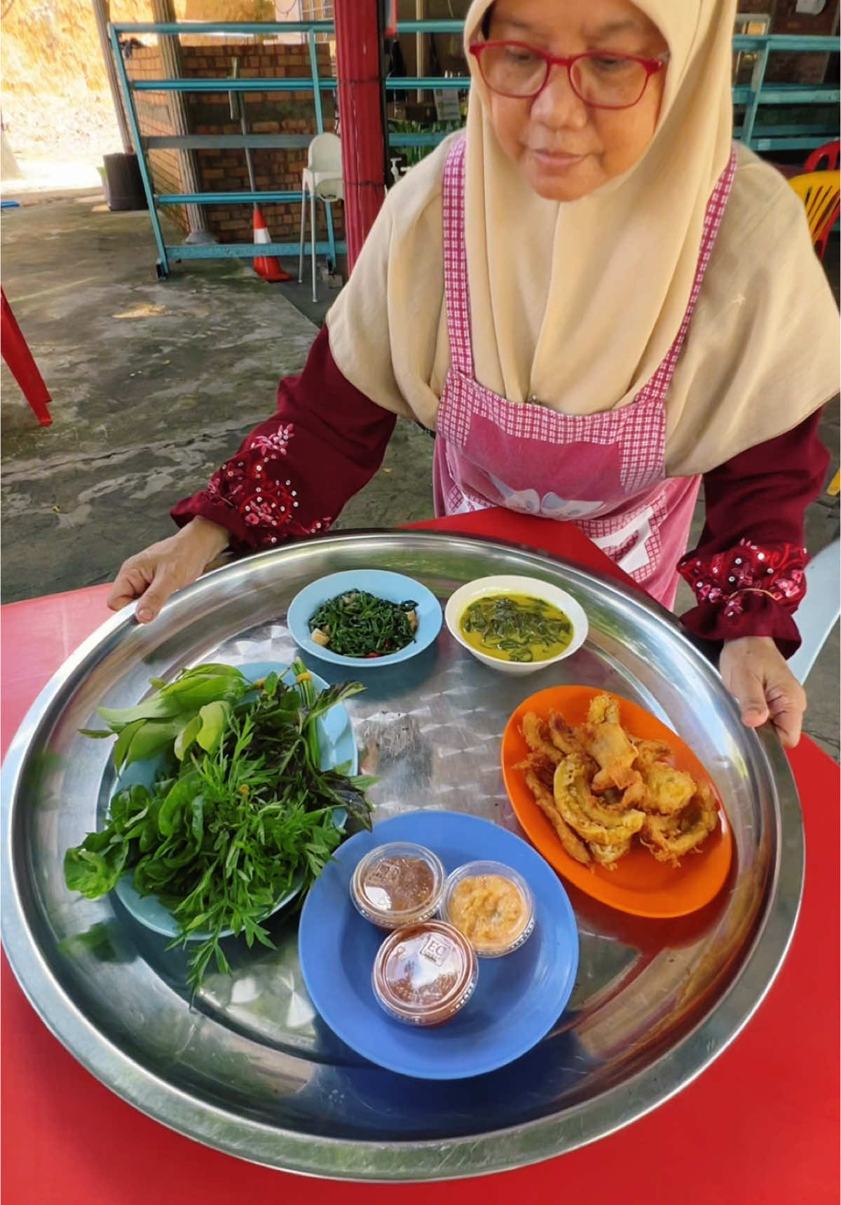 Makan masakan kampung tepi highway 😋 📍 Patin Corner Lanchang, Kg Cempaka Kanan, Lanchang ⏰ 11 pg - 5 ptg ✍🏼 Video ini sumbangan promosi dari Kerajaan Negeri Pahang #ilovepahang #pahang #lanchang #temerloh #patincornerlanchang #masakankampung #makansedappahang #makansedaptemerloh #makansedaplanchang #MakanLokal #pahang1st #majuteruspahang #fyp #fypviralシviral #fypシ 