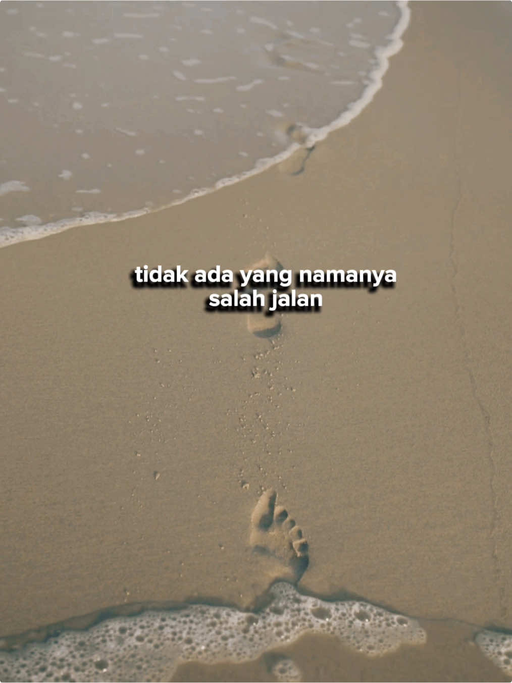 Mungkin hidupku tidak berjalan sesuai dengan apa yang telah aku rencanakan, tapi aku yakin pasti berjalan seperti yang Allah rencanakan.  Tetap berjuang untuk istiqomah di jalan Allah, sekecil apapun perbuatan baik yang kita lakukan sangat bernilai di sisi Allah🤍