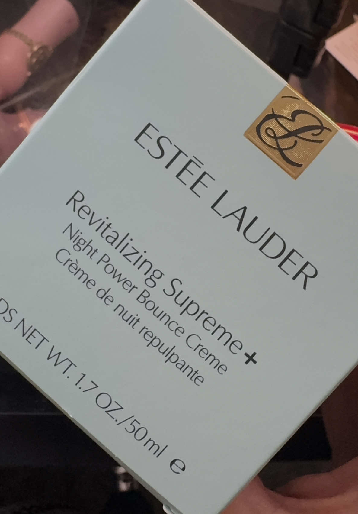 @Estée Lauder @Community X SEEN 🧊 . . . . .  #esteelauder #giftedbyesteelauder #revitalizingsupreme #nighttimeskincare #communityxseen 