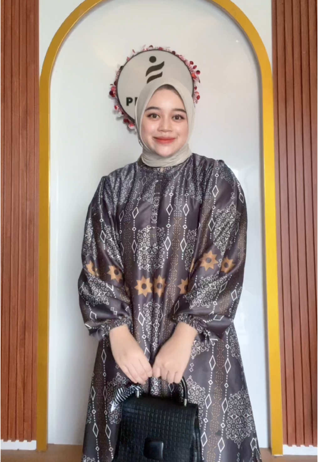 Yang di pake warna dark grey yahh cuco bangett dehhh yu klik keranjang kuning ‼️😍✨ #gamis #gamismurah #gamismotif #gamiskondangan #viralterbaru #cantik #mewah #gamislebaran 