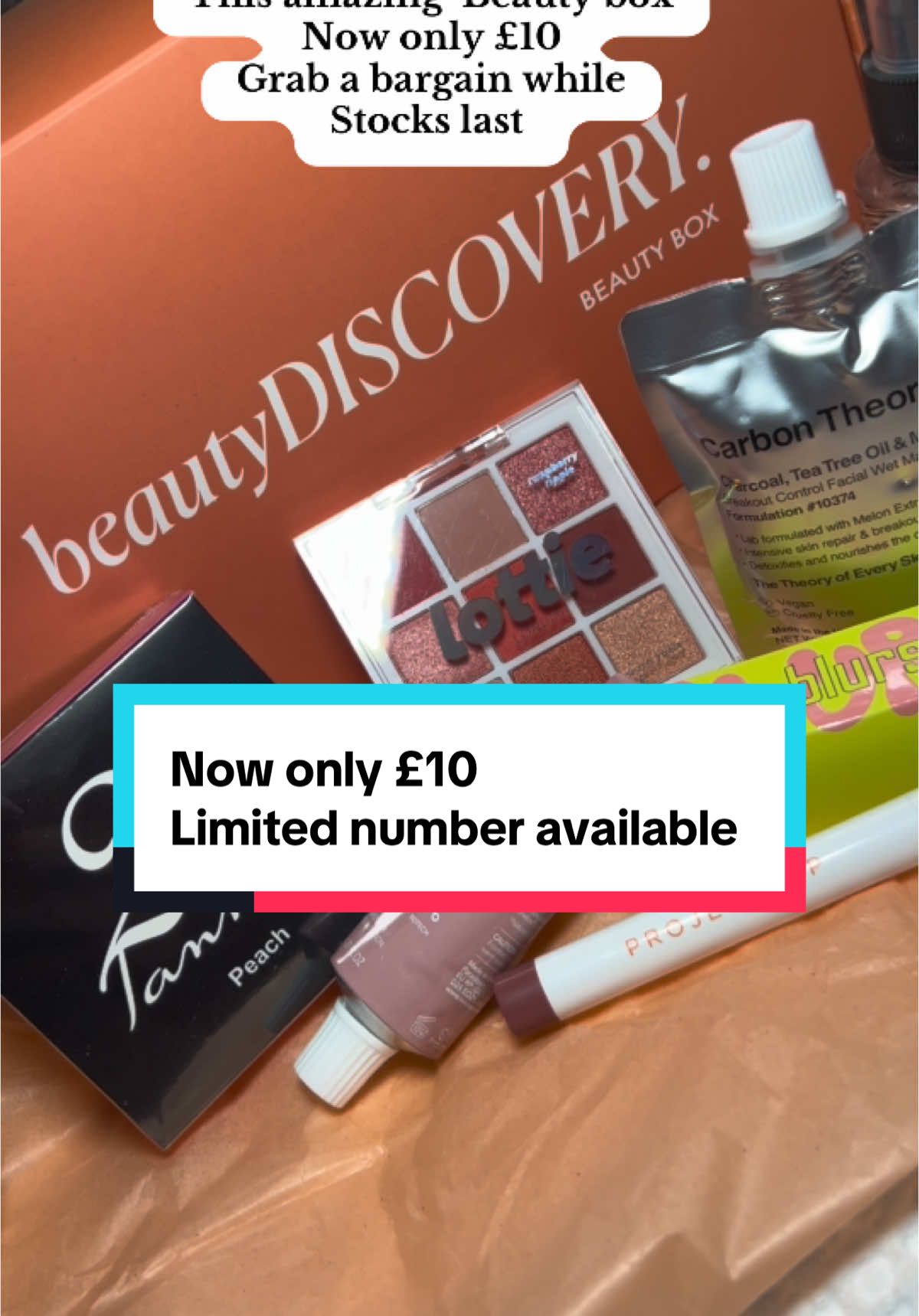 What an absolute bargain reduced to just £10 limited number available! #beautybox #giftideas #makeup #haircare #skincare #lastminutegifts #giftsforher #TikTokShopLastChance #TikTokShopNewYearNewAura