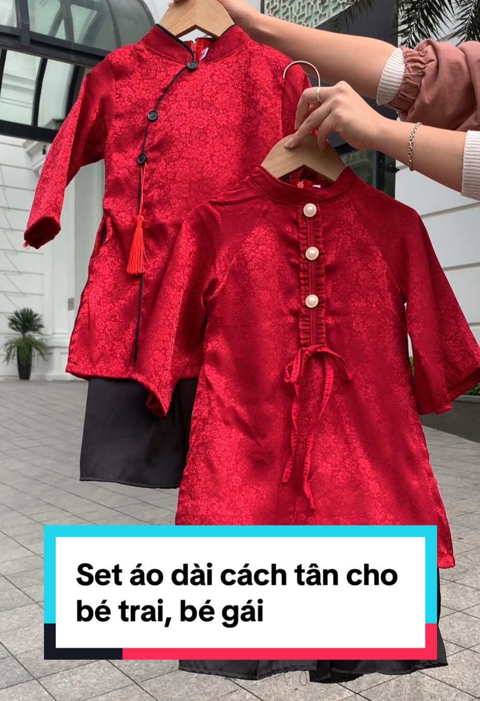 Gợi ý set áo dài cách tân chất liệu lụa ngọc trai sang chảnh cho cả bé trai, bé gái mặc diện tết #aodaitet #aodaichobe #setaodaitet #aodaibegai #setchobegai #setbegai #aodai #setbetrai #setchobetrai #aodaidientet #hiwo 