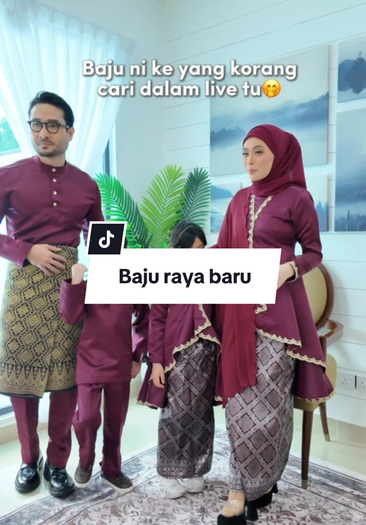 Mentanglah color tema raya tahun depan 🤭 okay korang nak kakyana launch bila Ariel Songket ni ? 😍  #fyp #liyanacollection #LYCRAYA2025 #butikalorsetar #butikkedah #bajurayasedondon #bajuraya2025 #raya2025 #bajurayaibuanak #bajurayaviral #bajurayaibuanak2025