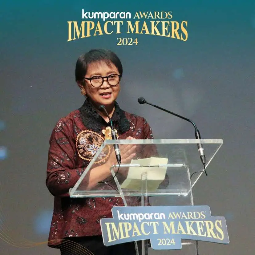 kumparan Awards Impact Makers 2024 sukses digelar di Ballroom Djakarta Theatre, Kamis malam  (19/12). Pada acara tersebut, sejumlah tokoh pemberi dampak positif atau impact makers yang terpilih mendapatkan penghargaan spesial. Selamat untuk para pemenang! 📸: Dok. kumparan, Snap.Nuel. #kumparancampaign #kumparanawards2024 #am #galfot #kumparanawards #kumparanawardsimpactmakers #kumparanawardsimpactmakers2024 #bicarafaktalewatberita #kumparan