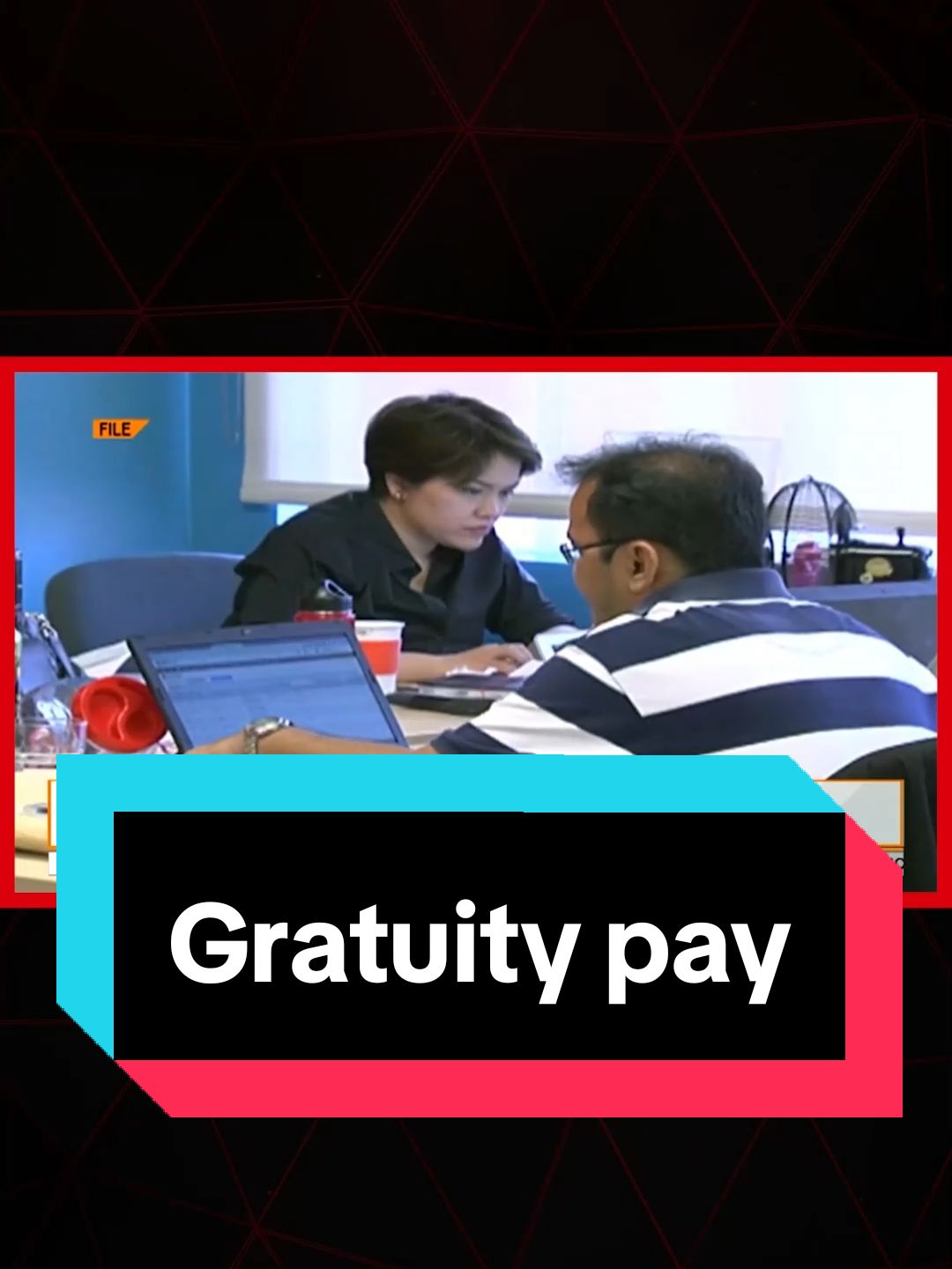 May matatanggap na mas mataas na gratuity pay ngayong taon ang mga Kapatid nating contract of service (COS) at job order (JO) government workers alinsunod sa Administrative Order 28 na inaprubahan ni Pres. Bongbong Marcos. #News5 #FrontlineExpress #BreakingNewsPH 