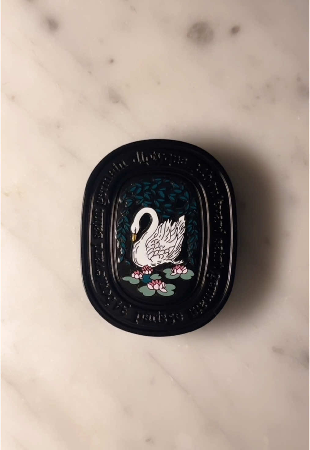 رائحة شهيّة رقيّقه، رائحة أُنثوية ،راقية ومُميزة  🦢🫧🌿🪷  @diptyque Paris 