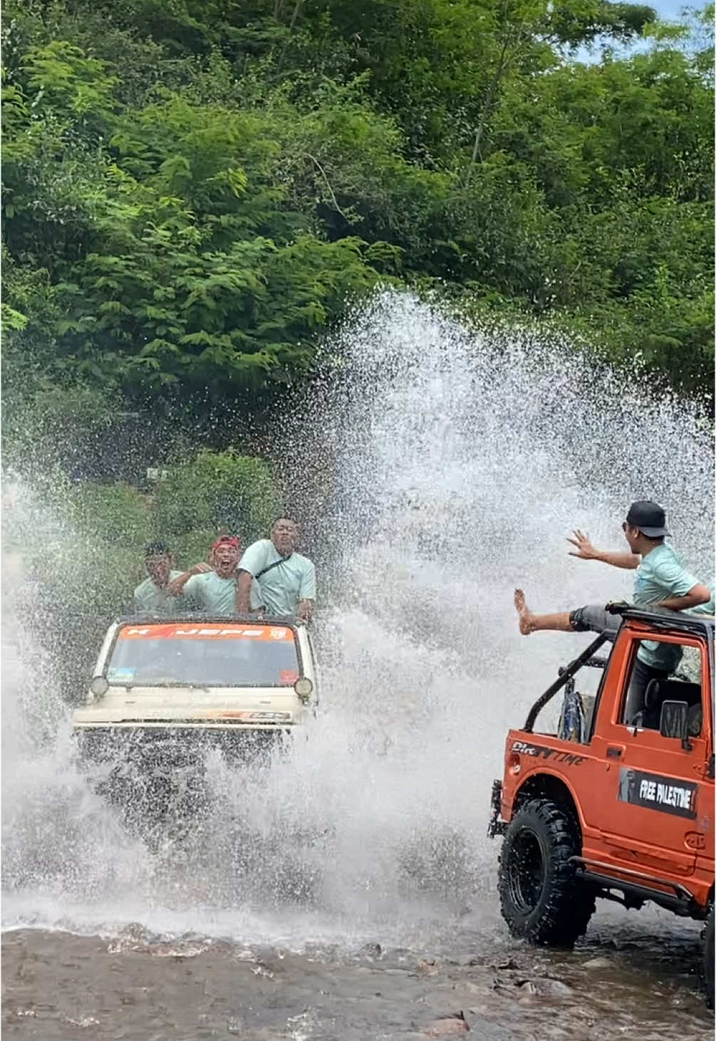 #jeepkemuning #jeeptawangmanguadventure #offroadkemuning #cakralawujeepadventure_ #jeepwisata 