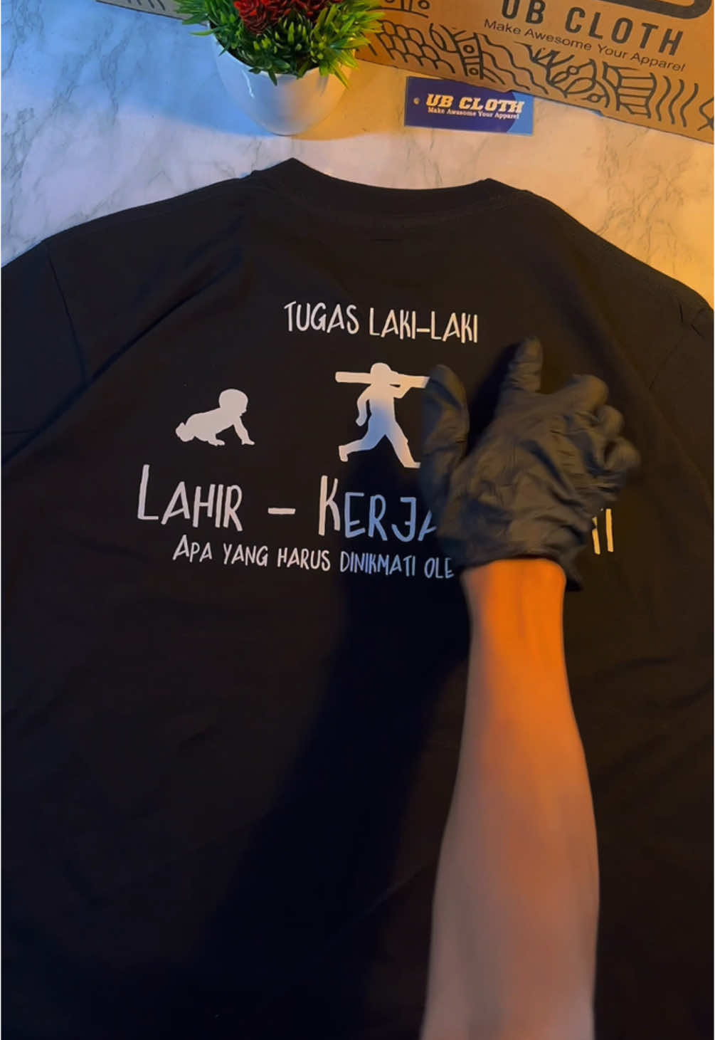 Kaos tugas laki-laki lahir kerja mati #storywa #sadvibe #katakatamutiara #kaoskatakata #kaoskeren #kaosdistro #kaosviral #kaoscowok #outfitkeren #rekomendasikaos #xyzbca #fypage #ubcloth 