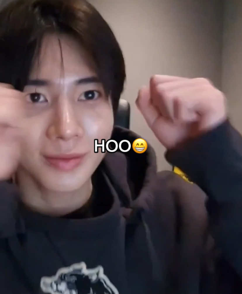 hoo 😁 #txt #tomorrow_x_together #tomorrowxtogether #fyp #kpop #TAEHYUN 