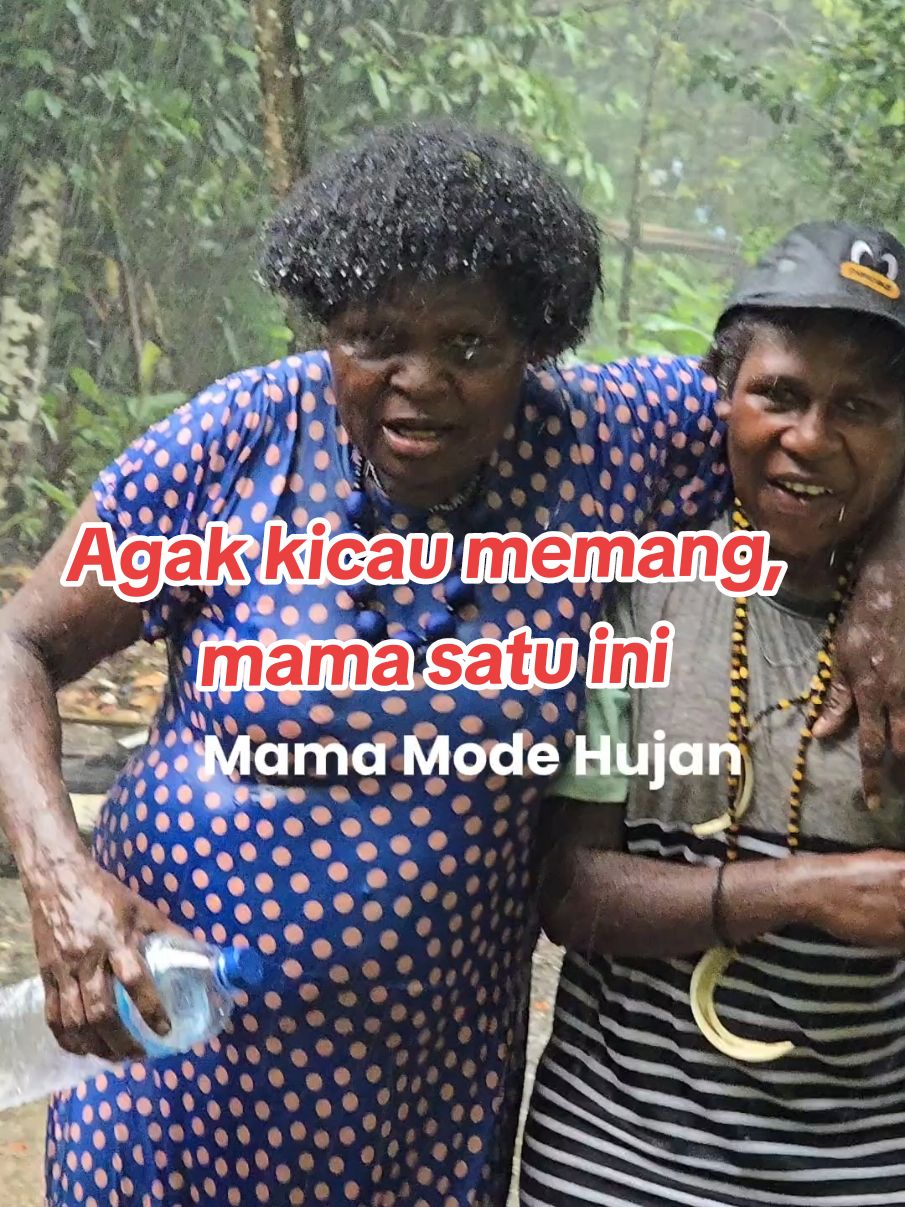 agak beda Memang... mama lain lihat hujan pikiran langsung di jemuran, mama yg satu ini agak susah di atur.. Hufttt.. #mama #CapCut #fyp #videoreact #bangBio @Gibran Rakabuming @RaffiNagita1717 @Baim Wong @Will Smith @officiallyjoko @saniju09 