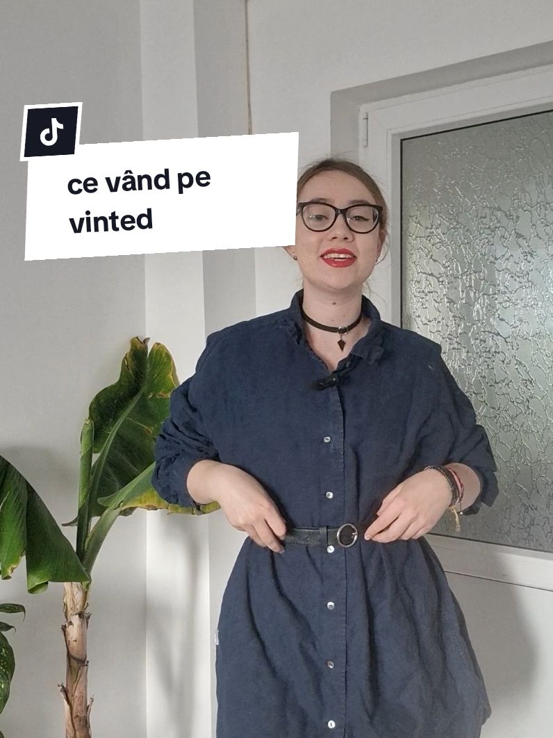 izabelutza01 pe Vinted Lăsați în comentarii și ID-uri voastre de vinted pentru ca tot acolo se duc banii ☃️ Ce haine vând pe vinted Haine bărbătești - geci piele, cămașă Hainele pot fi îmbrăcate și de femei pentru ca vin foarte bine #vinted #vintedromania #produse #sh ##bluza #camasa #hainebarbati #hainedama #geaca #geacadeiarna #geacapiele #piele 