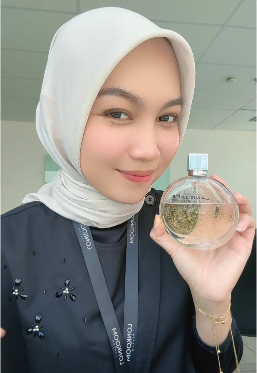 Parfum yang cocok untuk wanita karir✨ #fypシ゚viral #parfumreccomended #parfumdubai #lonkoomindonesia 