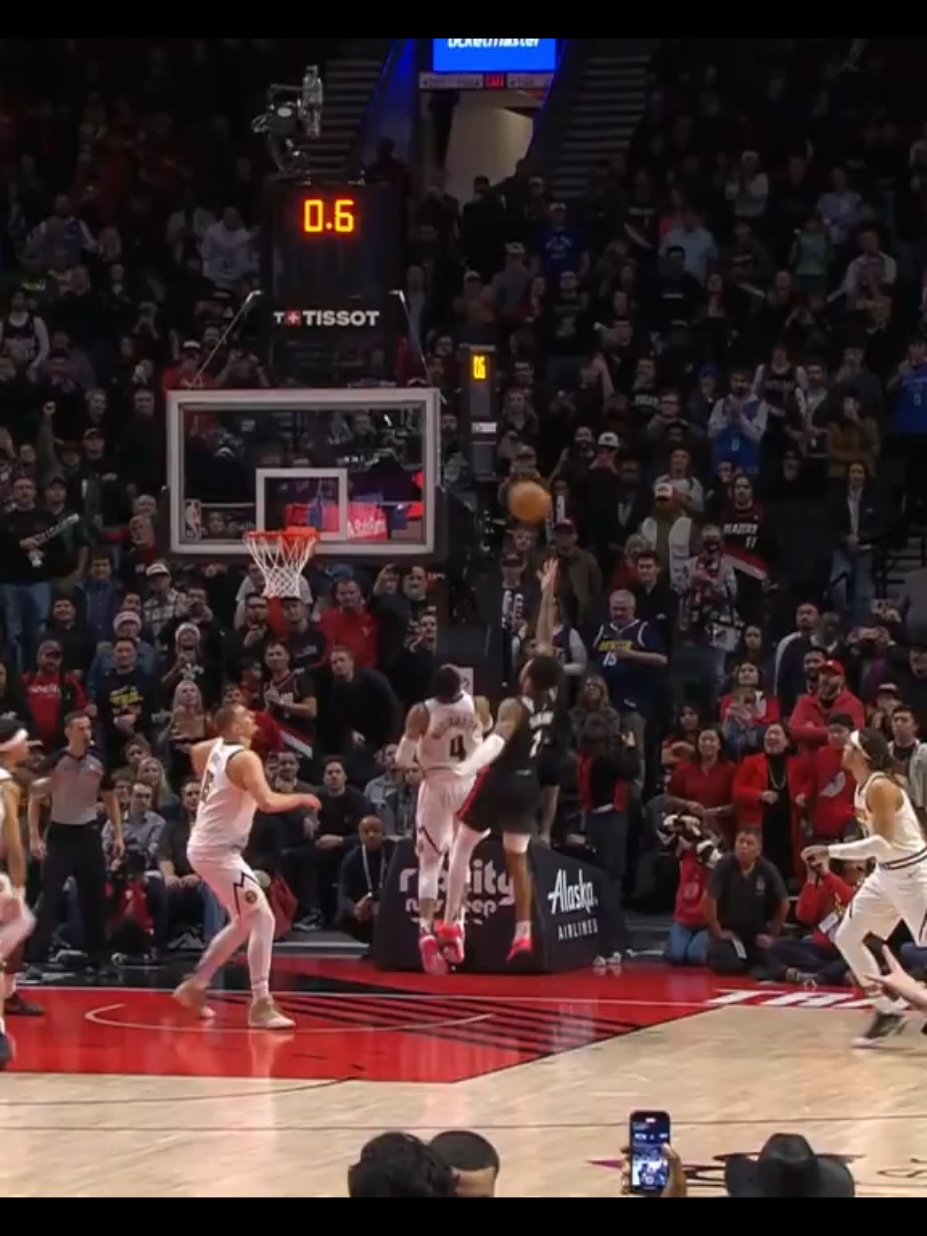 Simons with the game winner buzzer beater #NBA #nbahighlights #basketball 