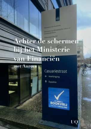 Aurora werkt bij de afdeling Toeslagenaffaire van het Ministerie van Financiën. In deze video vertelt ze over haar werkdag, hoe de werksfeer is, en hoe de sollicitatieprocedure verloopt. Op 10 januari is de video te zien op Youtube.  #fyp 